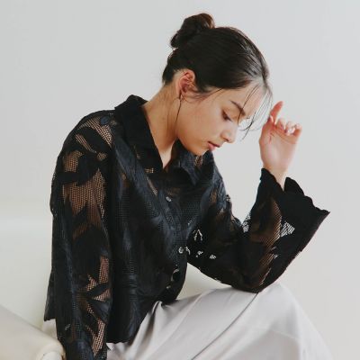 ＜Droite lautreamont (Women)＞【カタログ掲載】リーフ刺繍メッシュブラウス≪洗濯機で洗える≫
