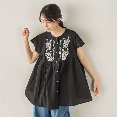 WEB限定】キャンブリック立体刺繍ピンタックブラウス | Droite