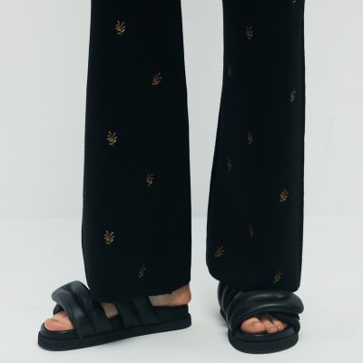 ＣＡＢａＮ　コットンカシミヤ　エンブロイダリーニットパンツ