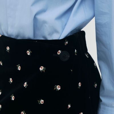 ベロア PETIT ROSEプリントミニスカート | CABaN/キャバン