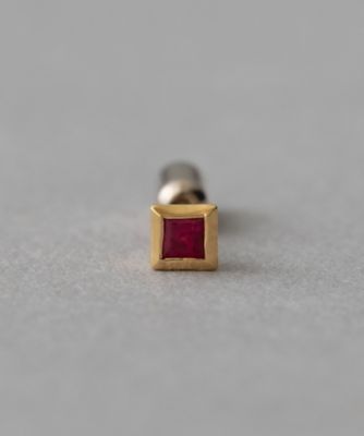 ＜ete bijoux (Women)＞［ピース］　Ｋ１８ＹＧ　ルビー　スクエア　ピアス