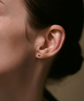 ピース］ K18YG ルビー スクエア ピアス | ete bijoux (Women