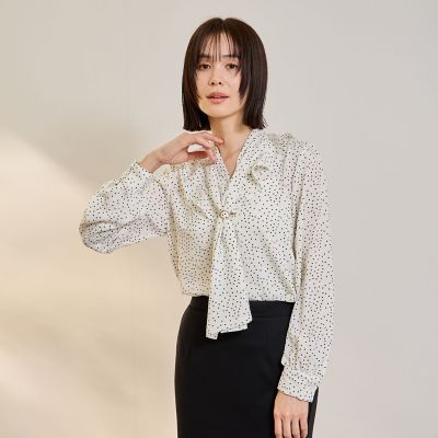 ＜Ketty (Women)＞デシンＶネックフリルドットボウタイブラウス