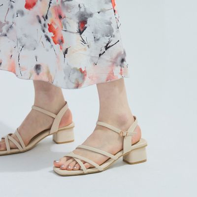 ＜Ketty (Women)＞アシンメトリーストラップサンダル