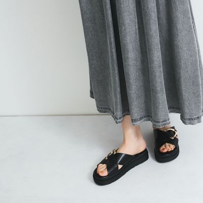 【ＬＥＮＡ】メタルバックルサンダル