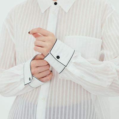 ＴＯＭＯＲＲＯＷＬＡＮＤ　．Ｂ　コットン　シャドーストライプ　ロングシャツ