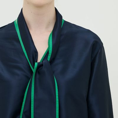 未使用級♡Ted Baker バイカラー 襟付き リボン プリーツ シャツ シルクポリエステルクロス ボウタイシャツ | TOMORROWLAND .B (Women