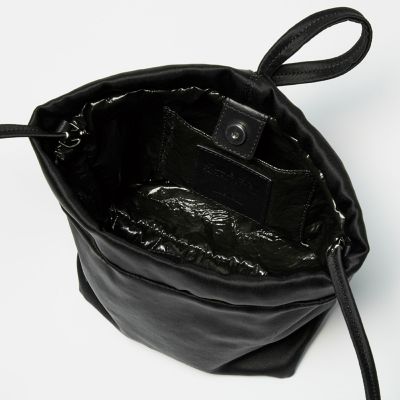 ＣＡＢａＮ　ｂｙ　Ｐａｔｒｉｃｉａ　Ｕｒｑｕｉｏｌａ　スモールサテンポシェット