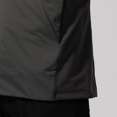 ＡＲＣ’ＴＥＲＹＸ　ＡＴＯＭ　ＬＴ　ＨＯＯＤＹ　ナイロン　ジップアップフードブルゾン