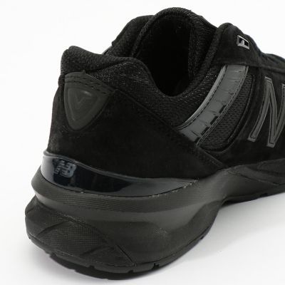 Ｎｅｗ　Ｂａｌａｎｃｅ　Ｍ９９０ｖ５　Ｍａｄｅ　ｉｎ　Ｕ．Ｓ．Ａ．　スニーカー　トリプルブラック