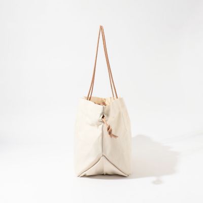 ＡＭＩＡＣＡＬＶＡ　ウォッシュドキャンバス　トートバッグ