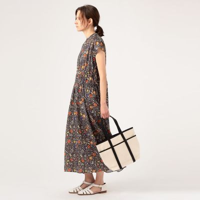 【別注】ＡＭＩＡＣＡＬＶＡ×ＴＯＭＯＲＲＯＷＬＡＮＤ　キャンバストート