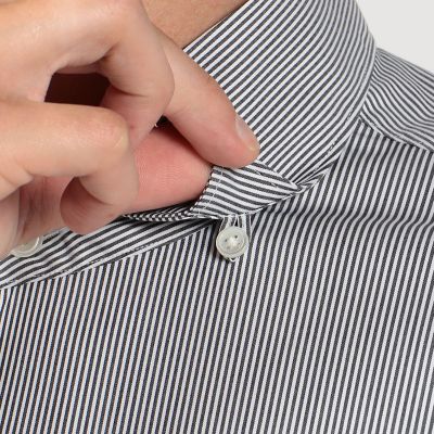 【タイムセール：６月３０日（月）午前９時３０分迄】１４０／２ストレッチブロード　ループボタンダウンドレスシャツ
