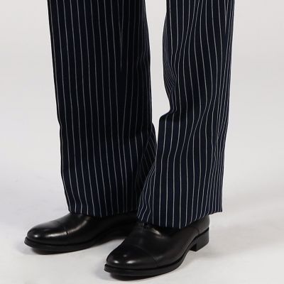 リネンウール　シングルブレステッド２Ｂスーツ　Ｄｏｒｍｅｕｉｌ　Ｔｕｍｂｌｅｄ　Ｌｉｎｅｎ