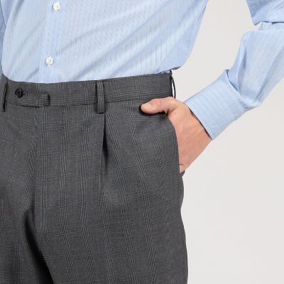 １５　ＰＯＩＮＴ　７　ウール　シングルブレステッド　２Ｂスーツ　ＤＯＲＭＥＵＩＬ