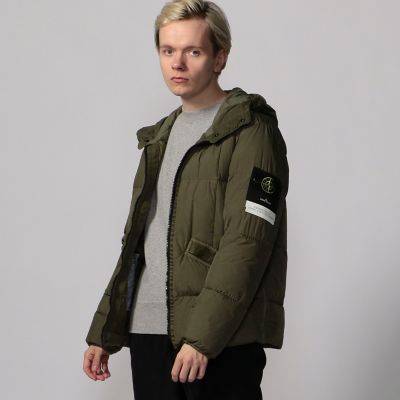 ＳＴＯＮＥ ＩＳＬＡＮＤ ポリエステル フーデッドダウンジャケット 