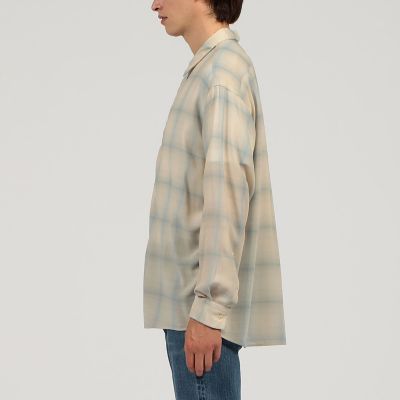 ウールポリエステル　シャーリングレギュラーカラーシャツ