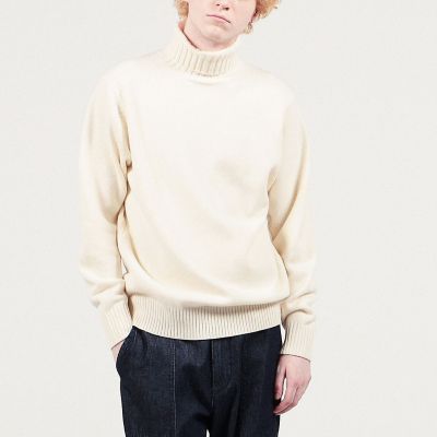 スーパーファインラムウール　タートルネックニット