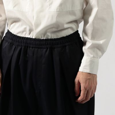 ナイロン　タックワイドパンツ