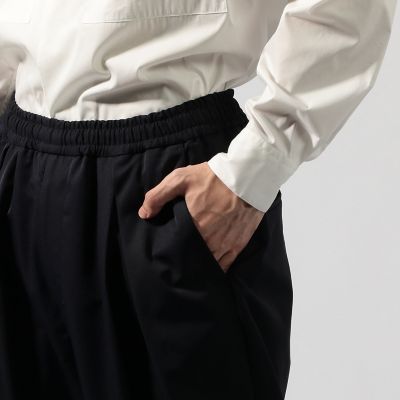 ナイロン　タックワイドパンツ