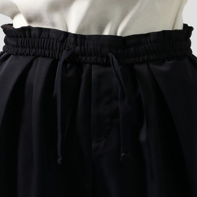 ナイロン　タックワイドパンツ