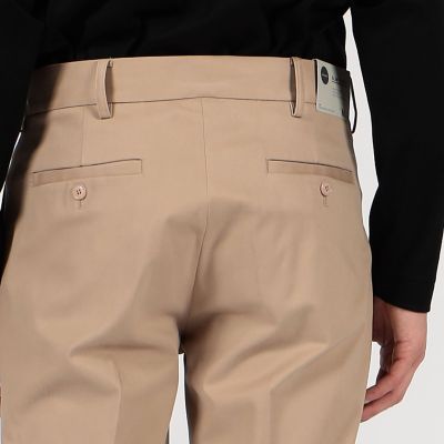 ストレッチサテン　スリムテーパードパンツ