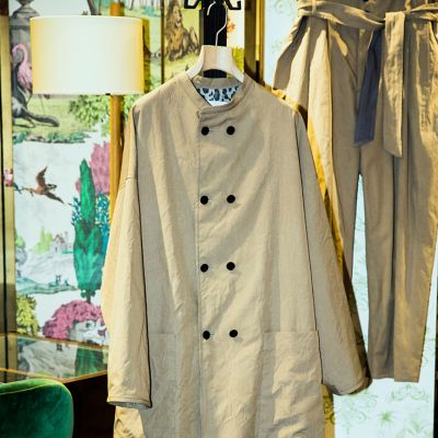 コットンシルクワッシャー ダブルブレストノーカラーコート LYRIA