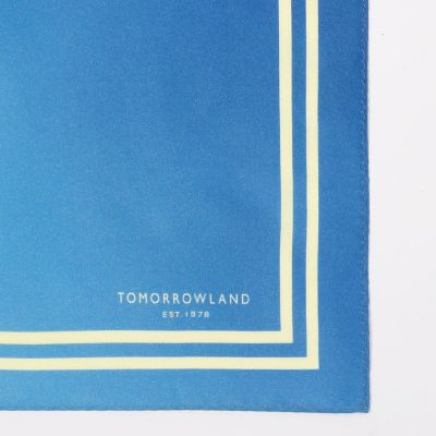 ＴＯＭＯＲＲＯＷＬＡＮＤ　シルクスカーフ