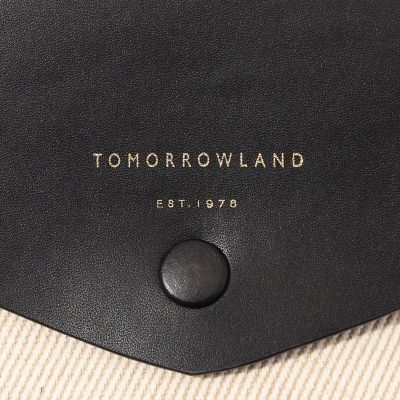 美品⭐︎TOMORROWLAND PCケース クラッチバッグ レザーケース 黒 セール】 TOMORROWLAND クラッチバッグ （クラッチ・パーティバッグ