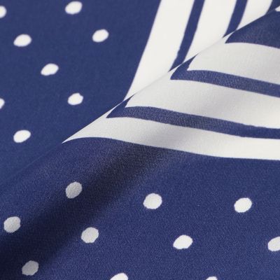 シルクサテン　パネルスカーフ