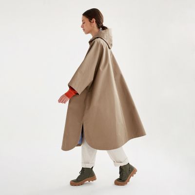 ＜AIGLE＞透湿防水　３レイヤーポンチョ