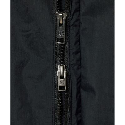 透湿防水　防風　パッカブルフーデッドジャケット