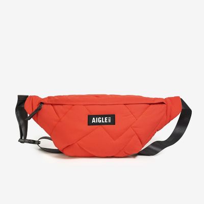 ＜AIGLE＞パデッドバムバッグ