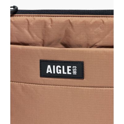 撥水　パディング　サコッシュ　ショルダーバッグ　ミニポーチ付き　Ｗ２８×Ｈ２０×Ｄ４ｃｍ