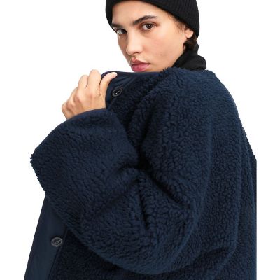 撥水 リバーシブル キルティングボア シェルパジャケット | AIGLE