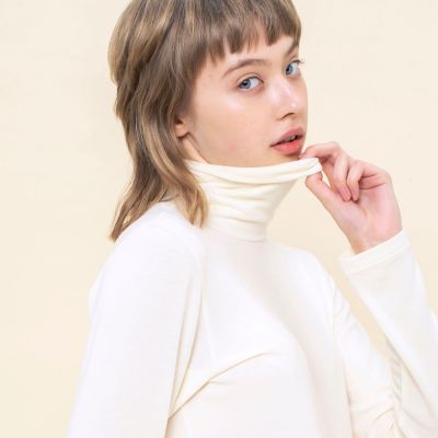 ＶＡＮＮＥＳ　ＴＵＲＴＬＥ　ＮＥＣＫ　Ｔ