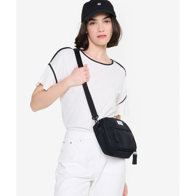 接触冷感 ワンポイントロゴ ピスネーム ボートネック