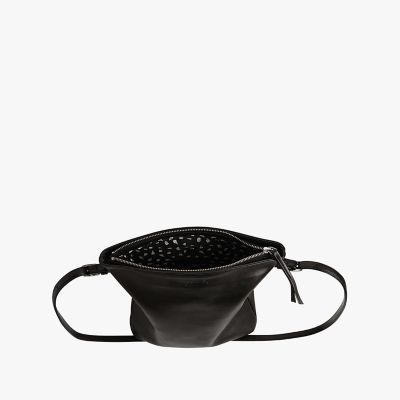ロゴ ラムスキンレザー ショルダーバッグ ”Joan” | agnes b
