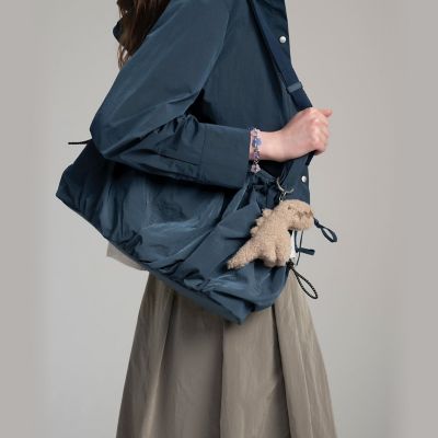 SPORT b． ディノ XL フラッフィー キーチェーン | agnes b