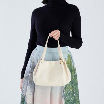 レザー ミディアム トートバッグ”Zoe” ZAS05－01 | agnes b