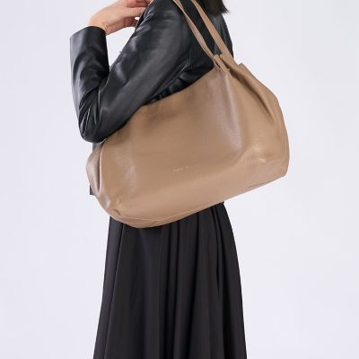 レザー ラージ トートバッグ”Zoe” ZAS05－02 | agnes b