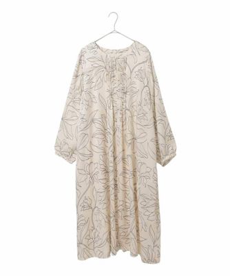 ＜HIROKO BIS GRANDE (Women)＞【大きいサイズ】ボタニカルモチーフピンタックワンピース　／洗える