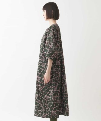 【大きいサイズ】幾何フラワーコンシャスシルエットワンピース　／洗える