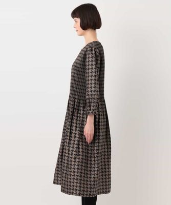 千鳥柄シャーリングデザインワンピース