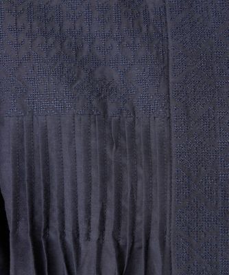 クロス刺繍デザインブラウス