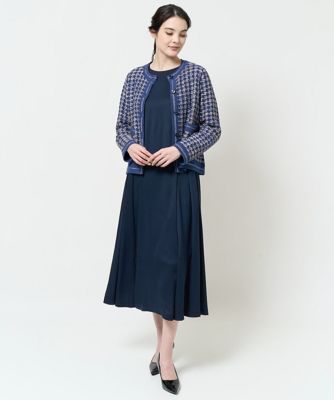 タックデザインフレアワンピース