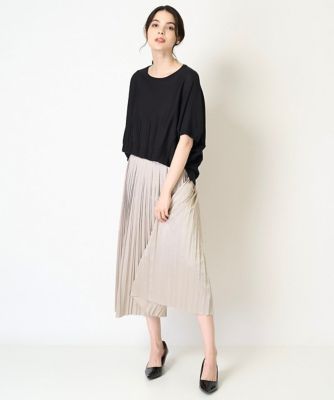 レザー風サテンプリーツスカート