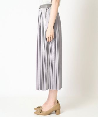 レザー風サテンプリーツスカート