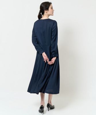 タックデザインフレアワンピース