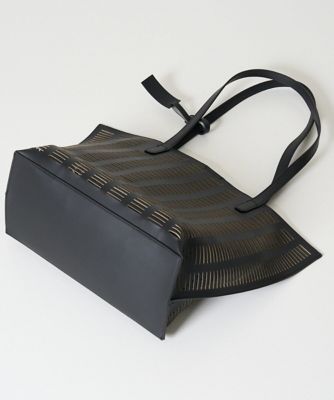 スラッシュカットショルダーバッグ